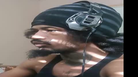 Snapshot of iamjohnny4u chatting on 12/16/25, 02:44 iamjohnny4u online show from 12/16/25, 02:44