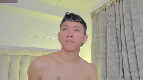 Snapshot of iamjulian_ chatting on 01/25/25, 11:23 Juliiiiian online show from 01/25/25, 11:23