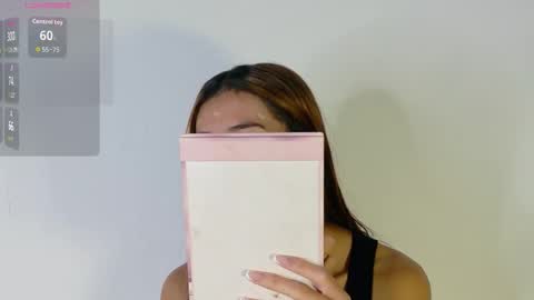 Snapshot of iamkarlaa chatting on 11/17/25, 08:09 I AM KARLA 3 online show from 11/17/25, 08:09