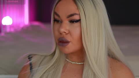 Snapshot of iamlila chatting on 01/08/25, 10:15 Lila online show from 01/08/25, 10:15