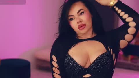 Snapshot of iamlila chatting on 11/23/25, 04:51 Lila online show from 11/23/25, 04:51