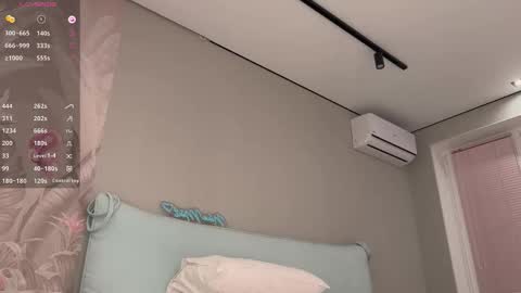 Nina  online show from 10/19/25, 07:25