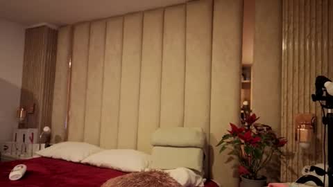 Nyxy online show from 12/17/25, 05:02