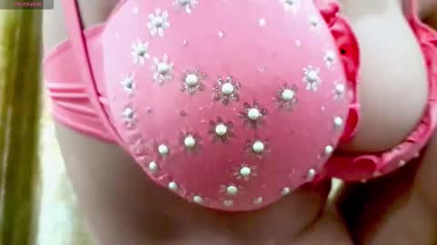 Snapshot of iamsomeone1234 chatting on 11/29/25, 01:58 Iamnidhicam online show from 11/29/25, 01:58