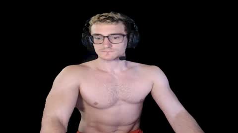 Snapshot of iamtommyparker chatting on 10/13/25, 10:32 iamtommyparker online show from 10/13/25, 10:32