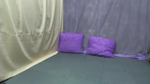 Snapshot of iamyourzzz_ chatting on 09/09/25, 02:22 Kiara online show from 09/09/25, 02:22