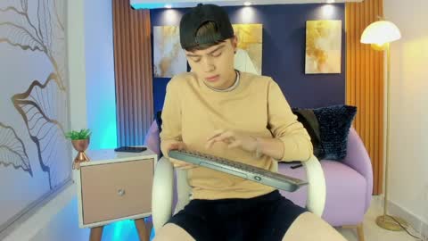 Snapshot of ian_stone_ chatting on 04/07/26, 01:00 Ian online show from 04/07/26, 01:00