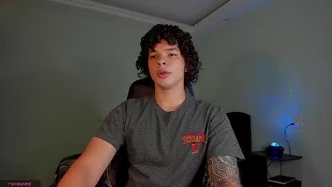 Snapshot of ian_versace chatting on 02/27/26, 12:54 Andres online show from 02/27/26, 12:54