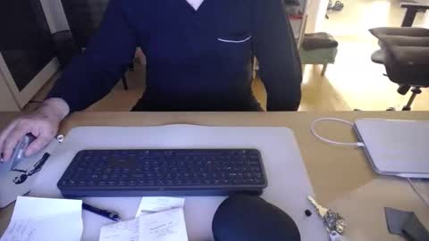 iandy12 online show from 04/19/26, 10:12