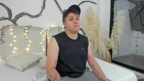 Snapshot of iangilbert chatting on 12/18/25, 07:25 ian online show from 12/18/25, 07:25