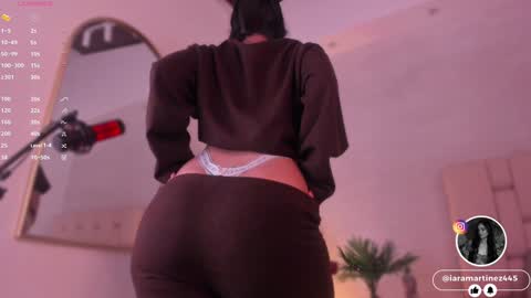 Snapshot of iara_martinez chatting on 12/13/24, 12:50 I A R A online show from 12/13/24, 12:50