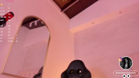 Snapshot of iara_martinez chatting on 01/04/25, 03:49 I A R A online show from 01/04/25, 03:49