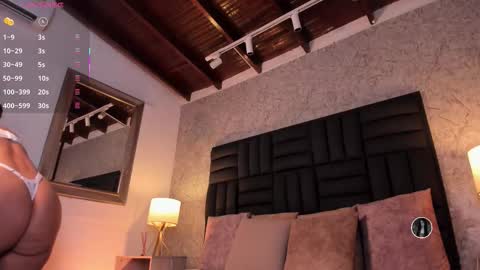 Snapshot of iara_martinez chatting on 09/13/25, 12:38 I A R A online show from 09/13/25, 12:38