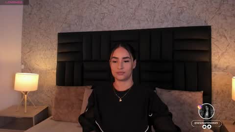 Snapshot of iara_martinez chatting on 10/01/25, 12:55 I A R A online show from 10/01/25, 12:55