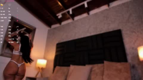 Snapshot of iara_martinez chatting on 10/18/25, 12:17 I A R A online show from 10/18/25, 12:17