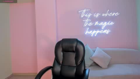 Ibiza  online show from 09/23/25, 12:30