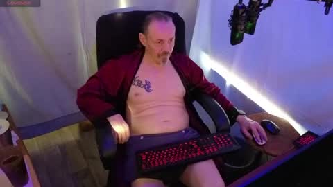 Snapshot of ibrichyrich chatting on 06/17/26, 12:02 Rich online show from 06/17/26, 12:02