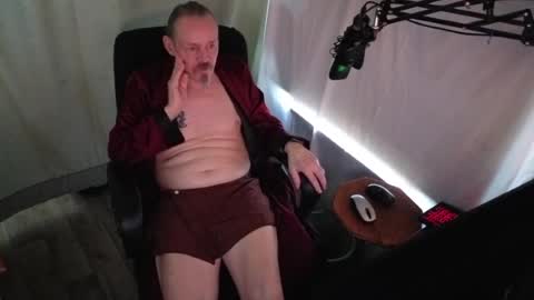 Snapshot of ibrichyrich chatting on 07/15/26, 11:43 Rich online show from 07/15/26, 11:43