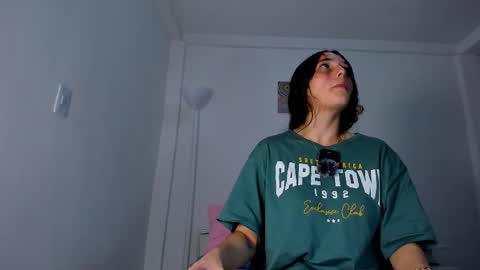 Snapshot of ice_grace chatting on 09/18/25, 09:17 ice online show from 09/18/25, 09:17