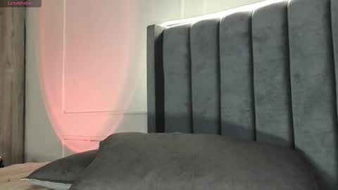 Crystall online show from 11/12/25, 02:28