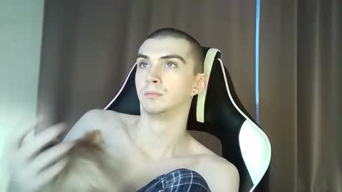 MAX online show from 02/04/25, 12:11