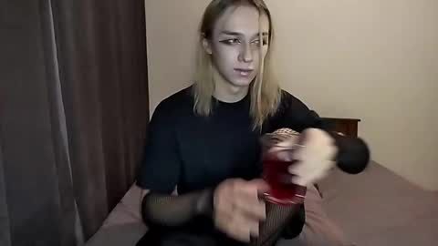 Snapshot of icebenz chatting on 12/01/25, 03:17 Jade online show from 12/01/25, 03:17