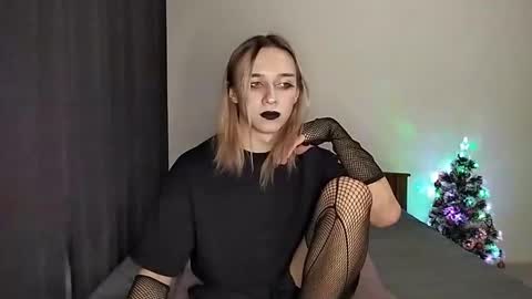 Snapshot of icebenz chatting on 12/22/25, 03:53 Jade online show from 12/22/25, 03:53