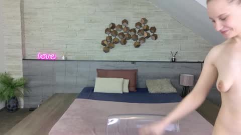 Ice Blue online show from 03/23/26, 08:46