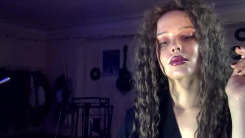 Nina online show from 03/12/26, 12:17