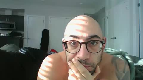 Snapshot of icecreammanx chatting on 12/17/25, 08:15 icecreammanx online show from 12/17/25, 08:15