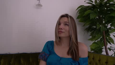 Danielle online show from 01/31/25, 02:39