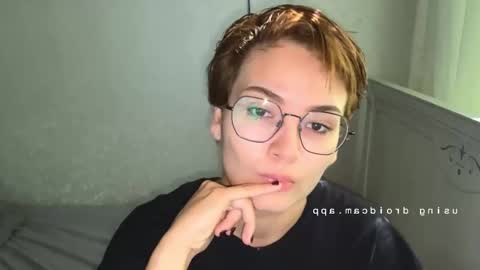 Snapshot of iceeheart chatting on 09/14/25, 09:19 Ksenia online show from 09/14/25, 09:19