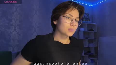 Snapshot of iceeheart chatting on 04/12/26, 08:03 Ksenia online show from 04/12/26, 08:03