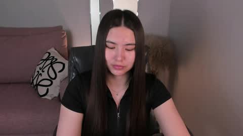 Snapshot of iceicebabe_ chatting on 03/29/26, 01:27 Aiza online show from 03/29/26, 01:27