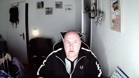 Snapshot of iceoli123 chatting on 01/12/26, 04:23 iceoli123 online show from 01/12/26, 04:23