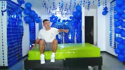 THOMAS AND DAMIAND online show from 12/26/24, 09:15