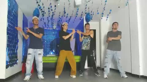 THOMAS AND DAMIAND online show from 02/25/25, 04:10