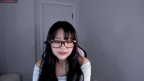 Hitomi   online show from 10/01/25, 08:42