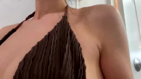 Snapshot of icyspice chatting on 10/15/25, 12:05 icyspice online show from 10/15/25, 12:05