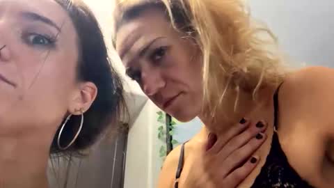 Snapshot of icyspice chatting on 11/10/25, 03:33 icyspice online show from 11/10/25, 03:33