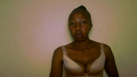 ideal_01 online show from 06/01/26, 02:41