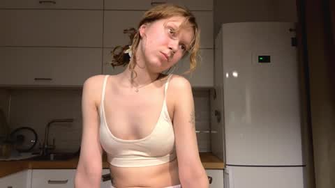 Sarah online show from 04/04/26, 05:10