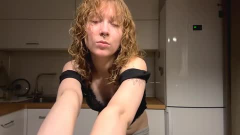 Sarah online show from 04/07/26, 04:18