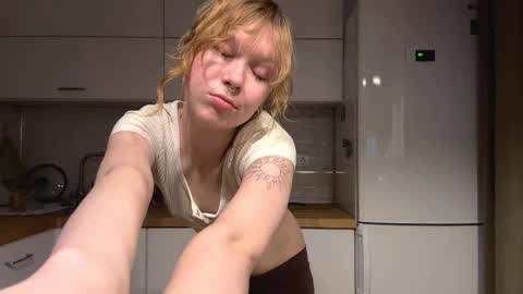 Sarah online show from 04/08/26, 04:18