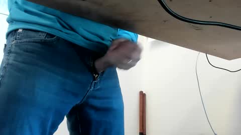 idfunguy2023 online show from 01/17/25, 08:55