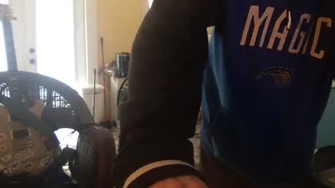 Snapshot of idksohorny chatting on 02/15/25, 02:22 idksohorny online show from 02/15/25, 02:22