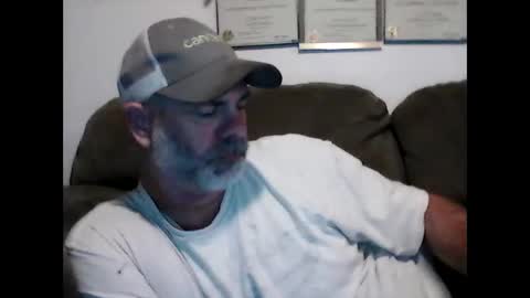 Snapshot of idkwhyidothis348732 chatting on 01/08/25, 01:42 idkwhyidothis348732 online show from 01/08/25, 01:42