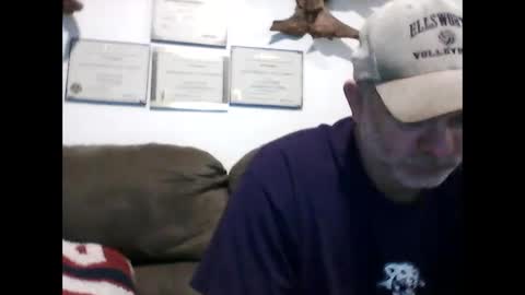 Snapshot of idkwhyidothis348732 chatting on 02/07/25, 12:17 idkwhyidothis348732 online show from 02/07/25, 12:17