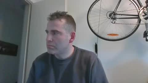 idontknowwhy1 online show from 12/16/24, 10:40