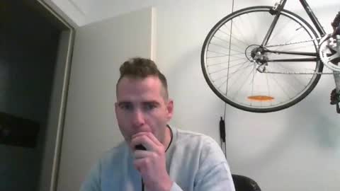 idontknowwhy1 online show from 12/17/24, 07:50